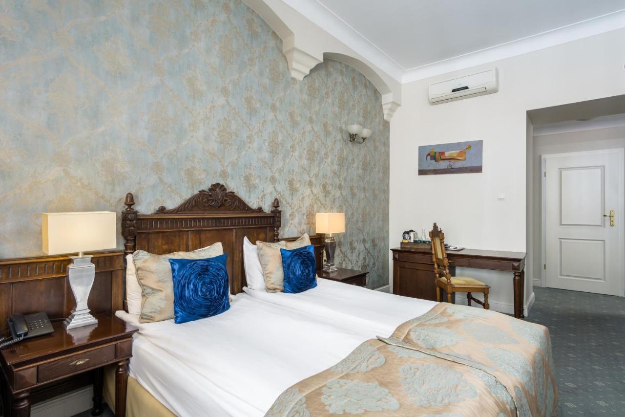 Hotel Kolegiacki พอซนาน ภายนอก รูปภาพ