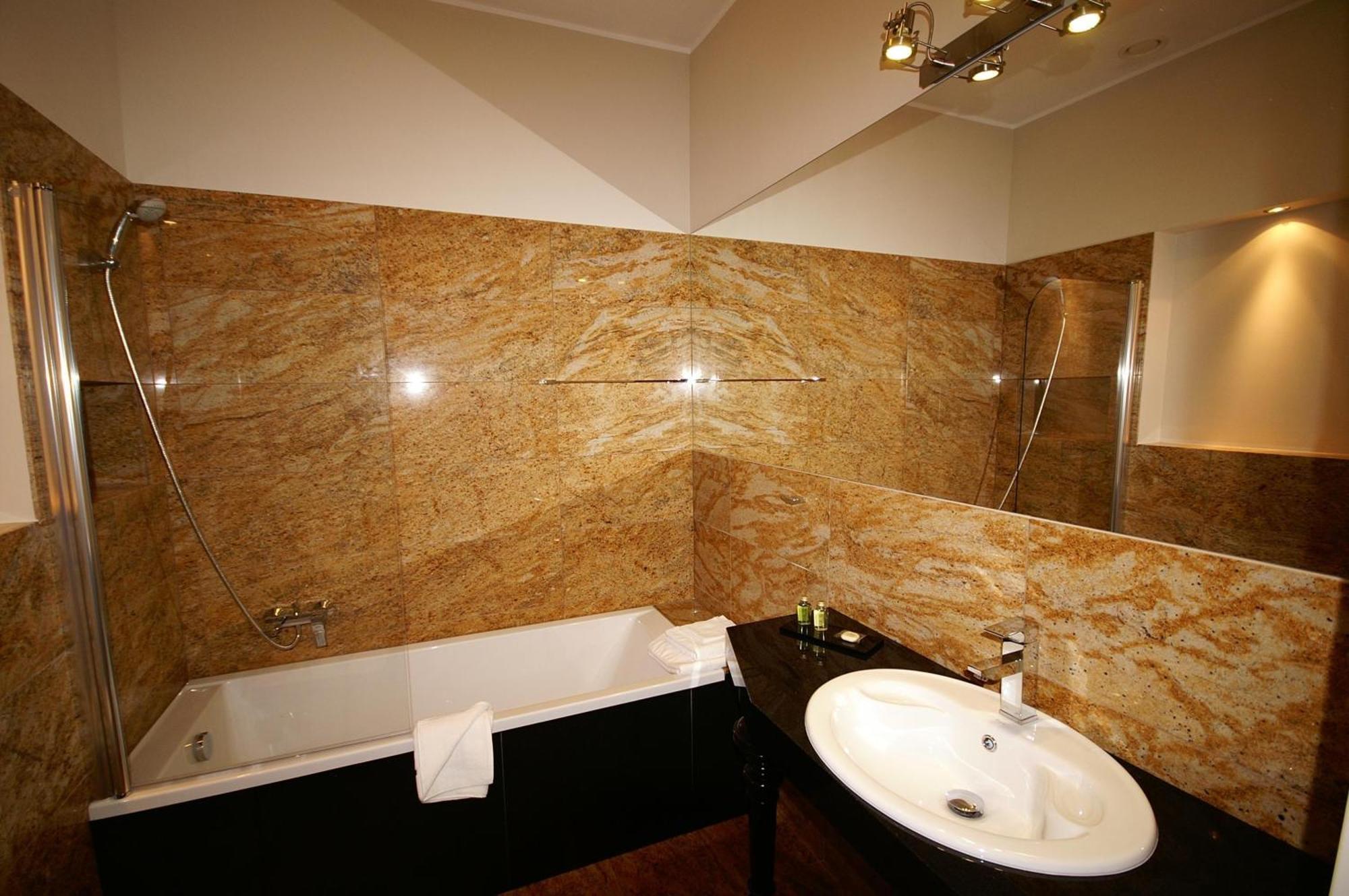 Hotel Kolegiacki พอซนาน ภายนอก รูปภาพ