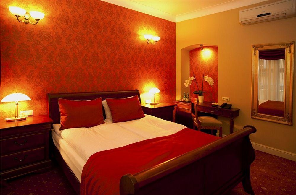 Hotel Kolegiacki พอซนาน ภายนอก รูปภาพ