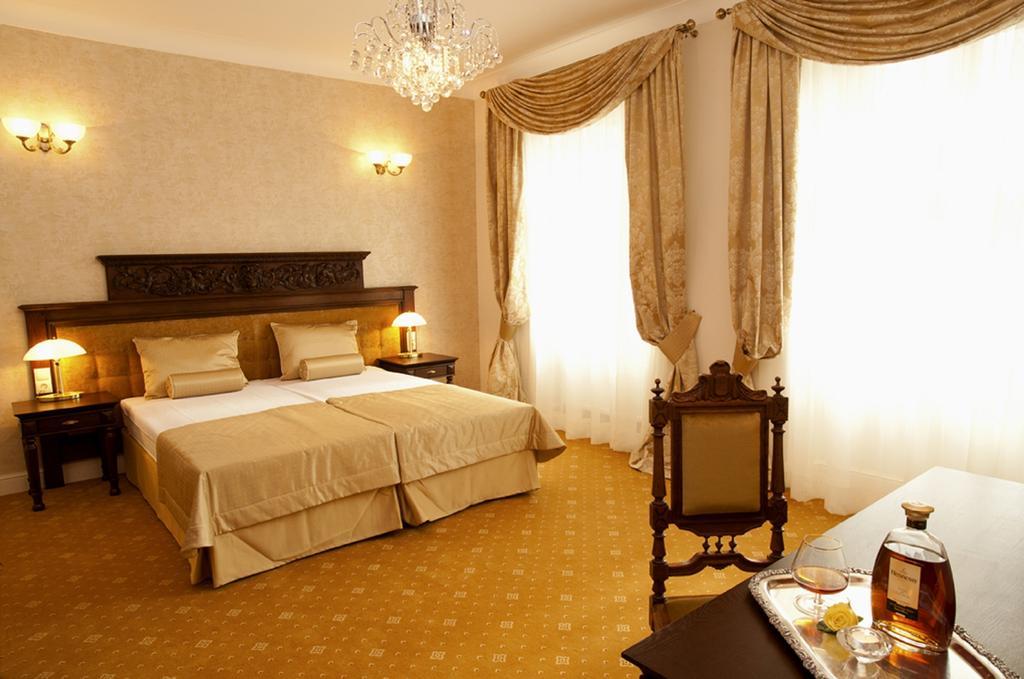 Hotel Kolegiacki พอซนาน ภายนอก รูปภาพ