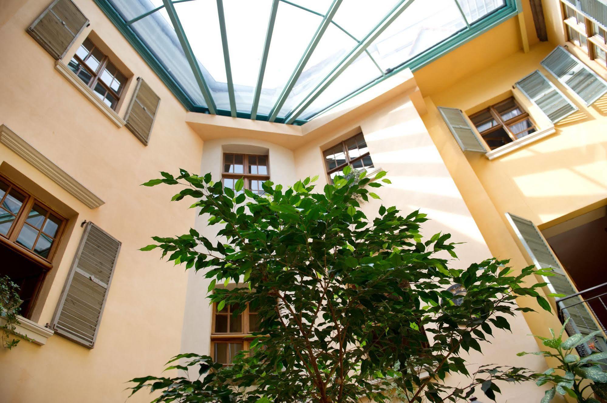 Hotel Kolegiacki พอซนาน ภายนอก รูปภาพ