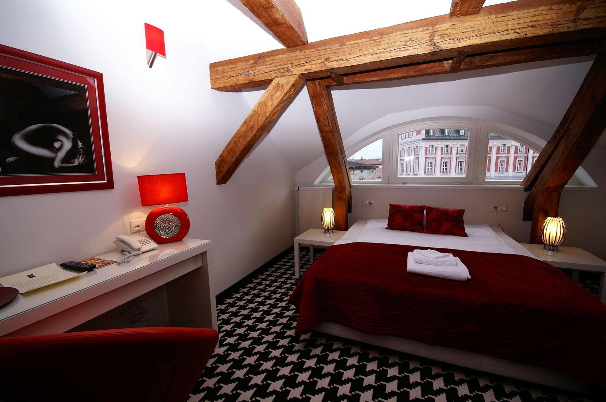 Hotel Kolegiacki พอซนาน ภายนอก รูปภาพ