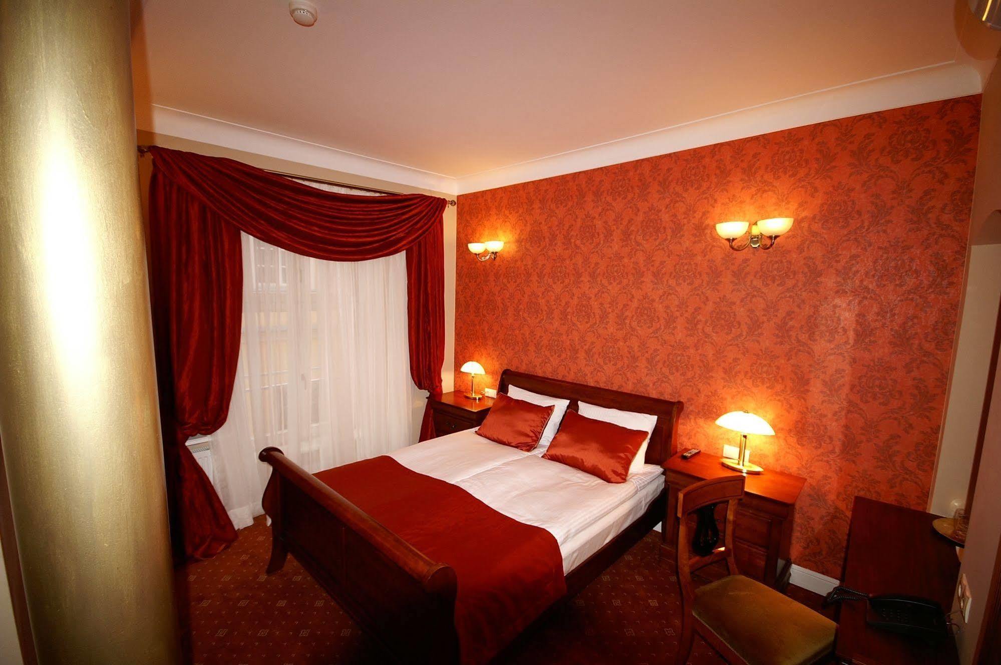 Hotel Kolegiacki พอซนาน ภายนอก รูปภาพ